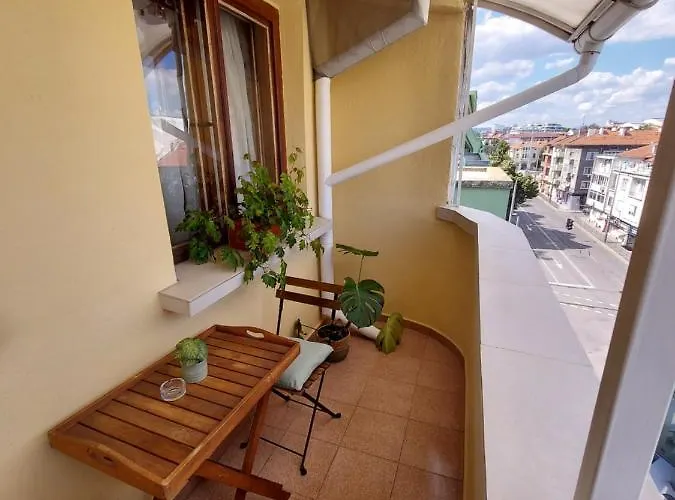 Surf House Бургас